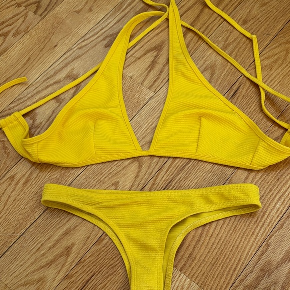 Yellow Ribbed Triangle Bikini Set - Picture 4 of 7